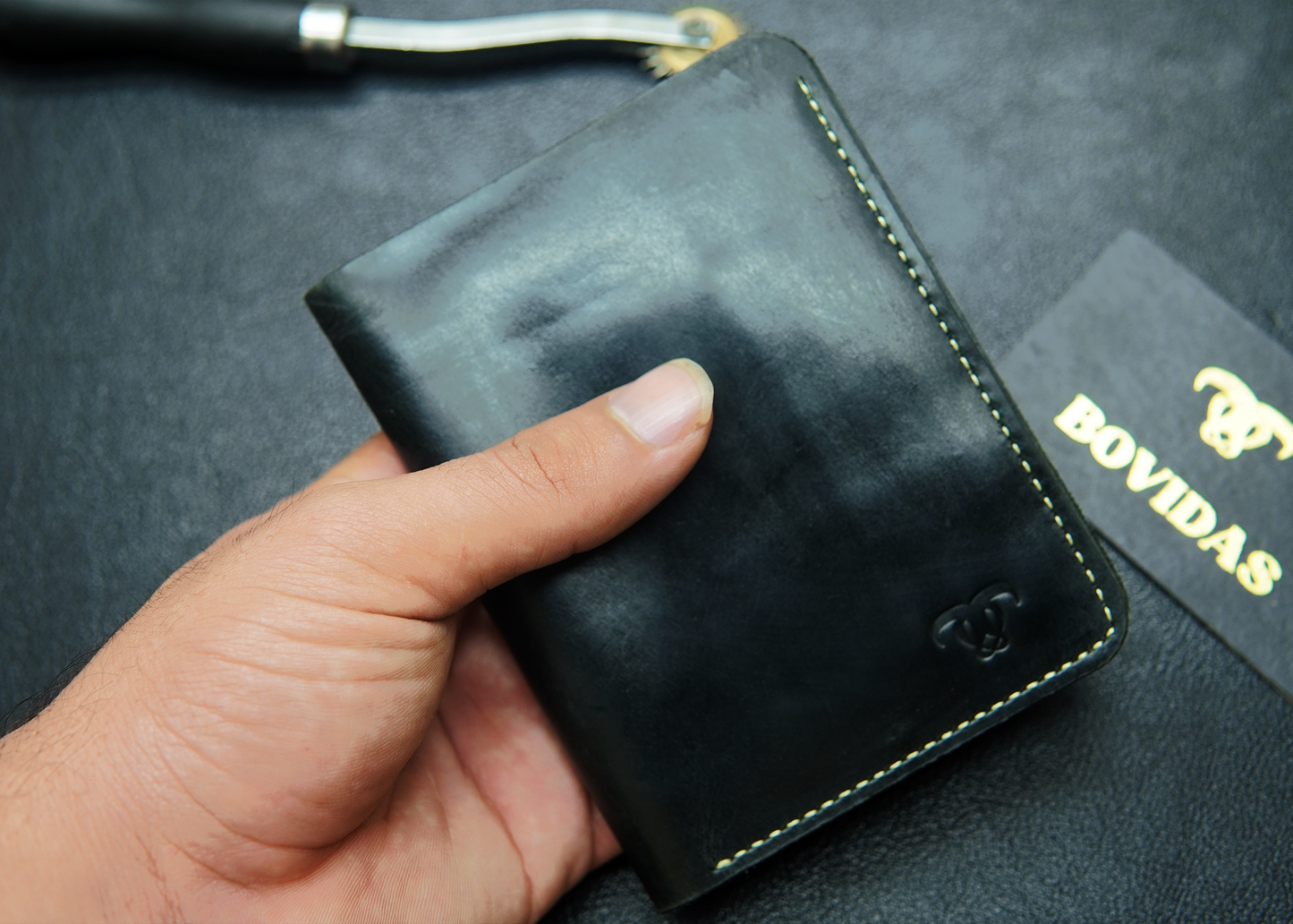 Compact and stylish leather wallet with spacious compartments