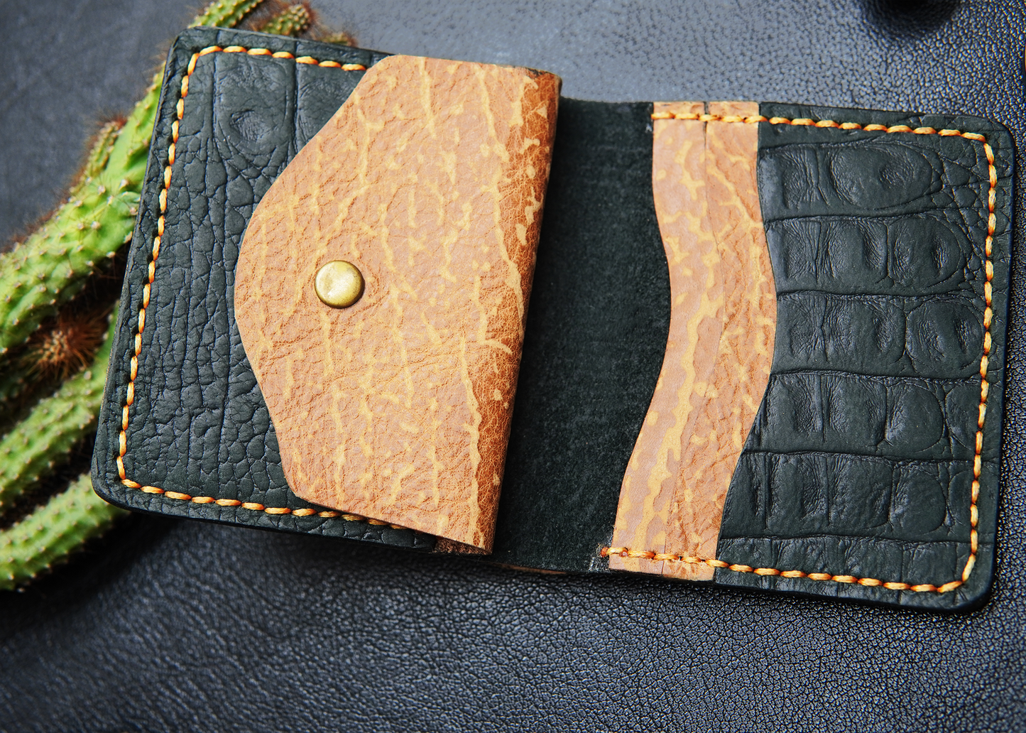 Men’s brown crunch wallet – a premium leather accessory with card slots, cash space, and a coin holder.