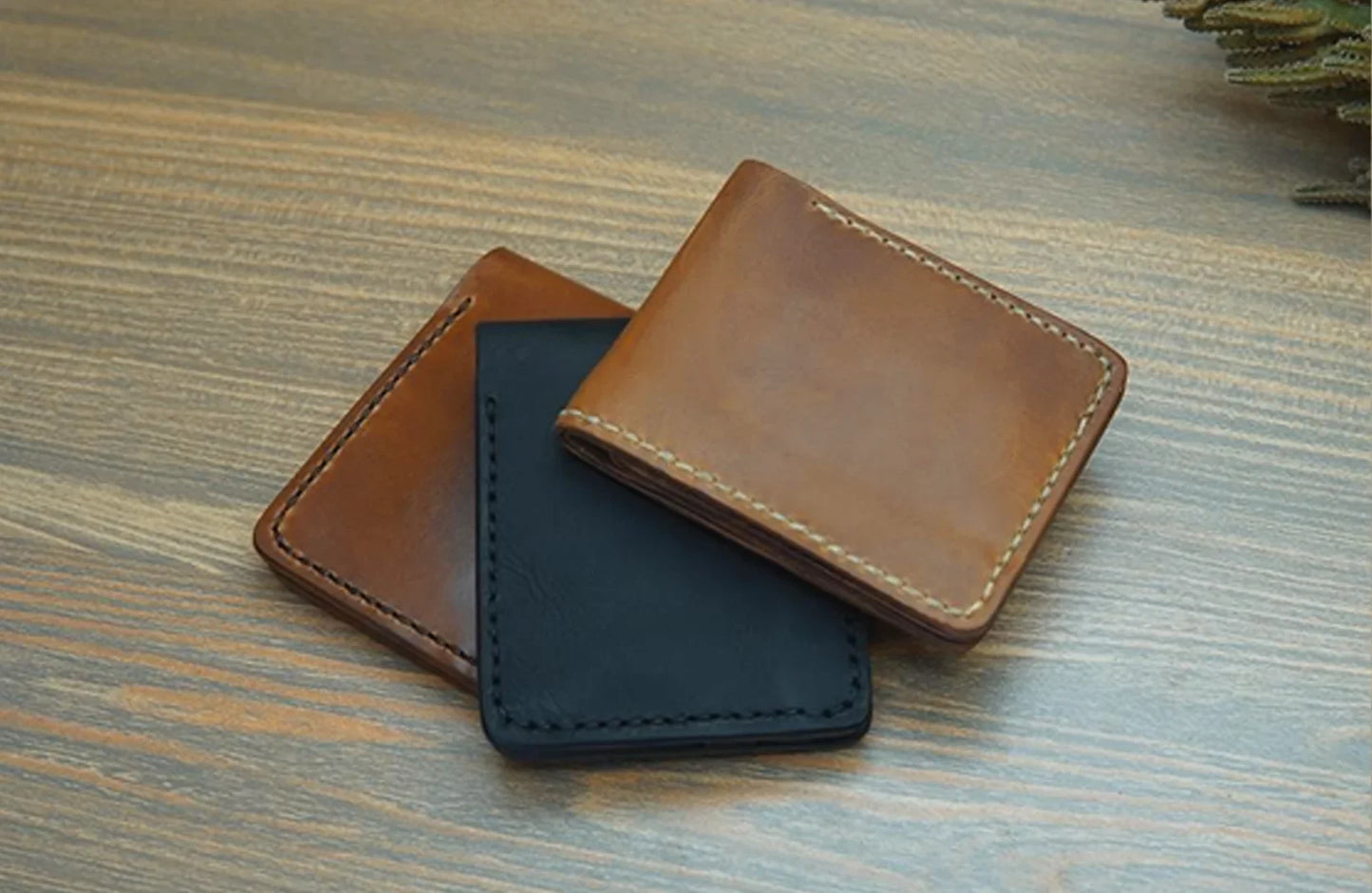 Slim and elegant grey leather wallet in Pakistan – perfect for everyday use.