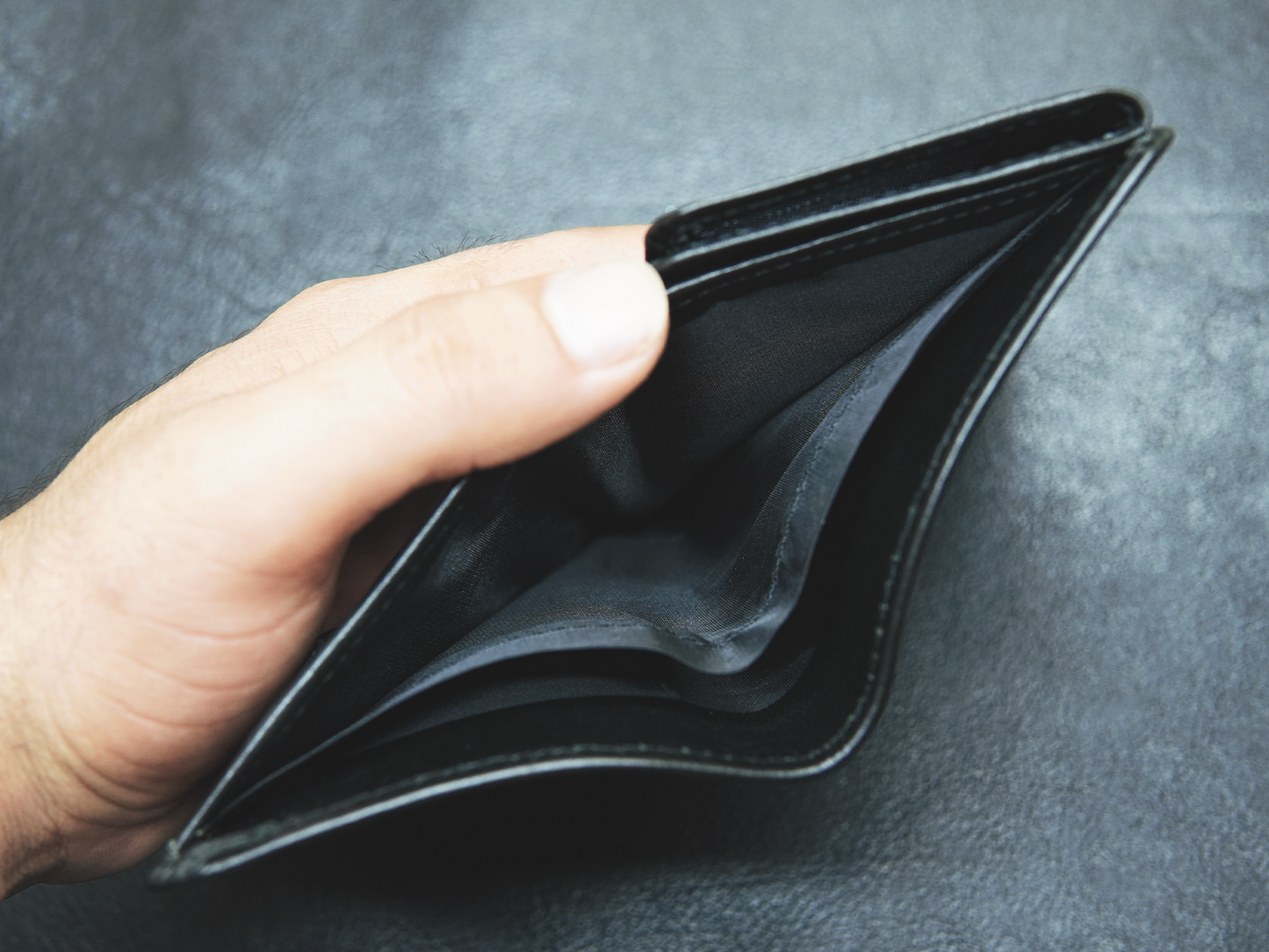 Open view of BOVIDAS Axis wallet showing cash compartment