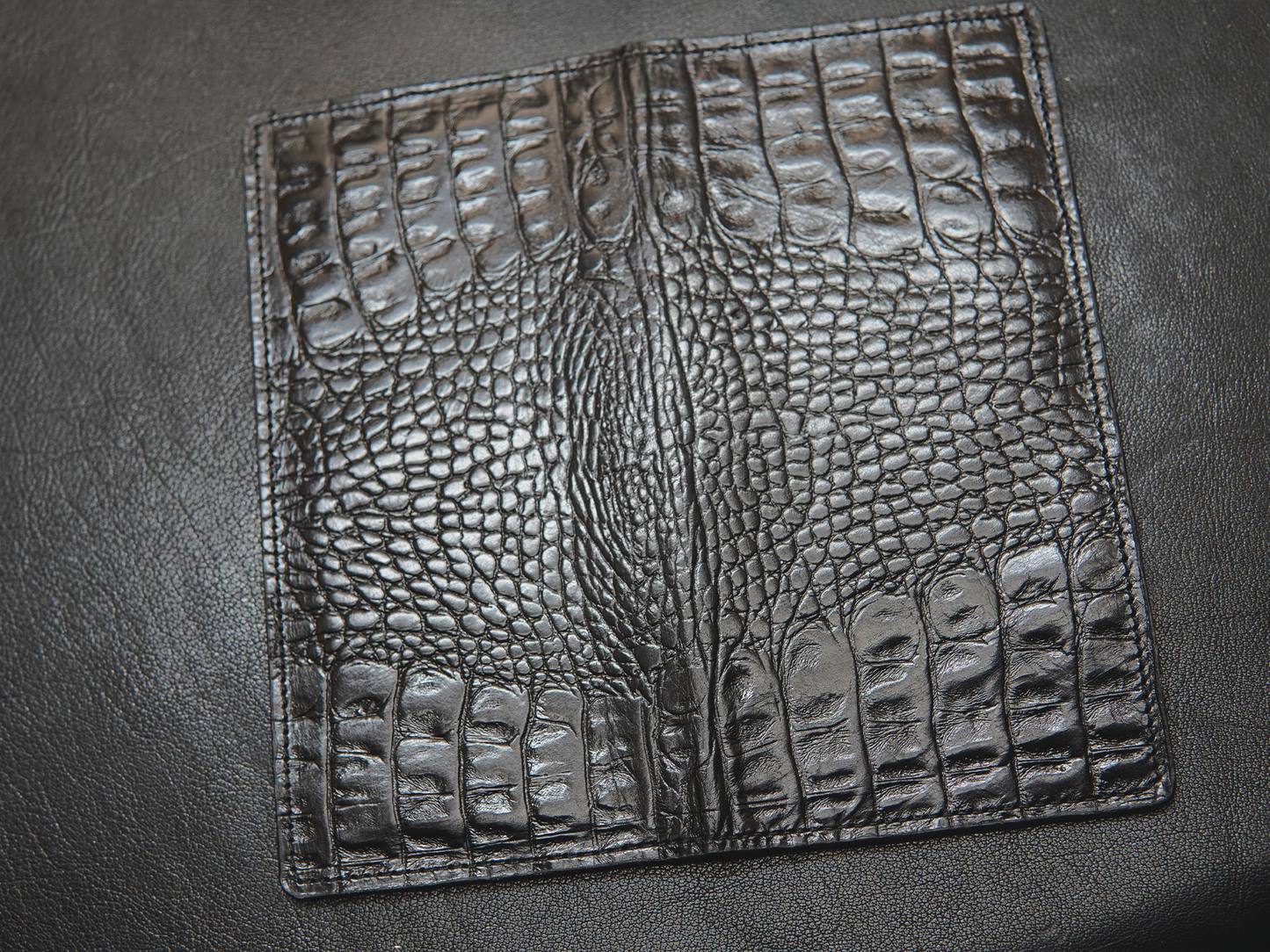 croccodile texture black wallet