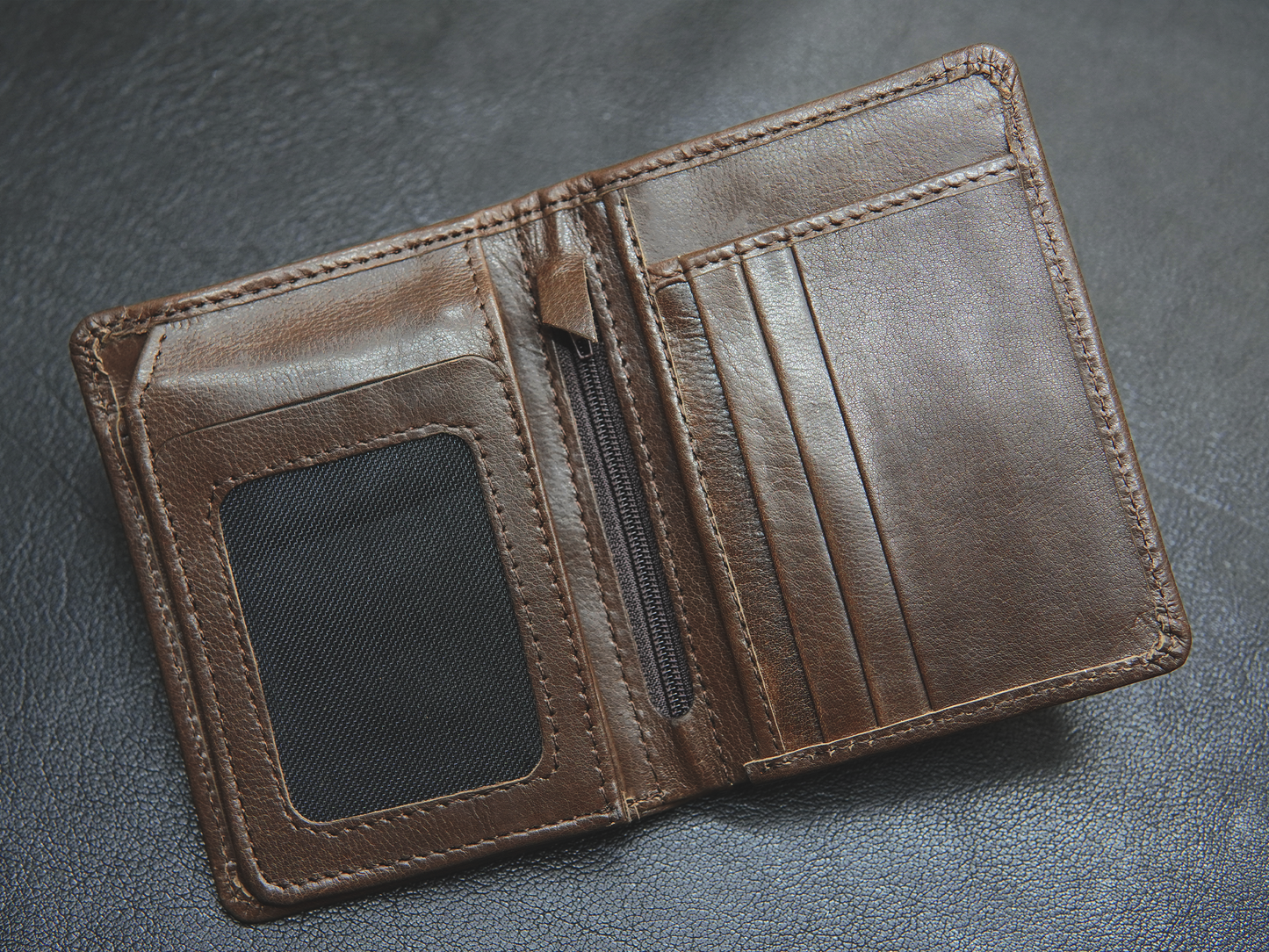 Bovidas brwon bifold leather wallet for men
