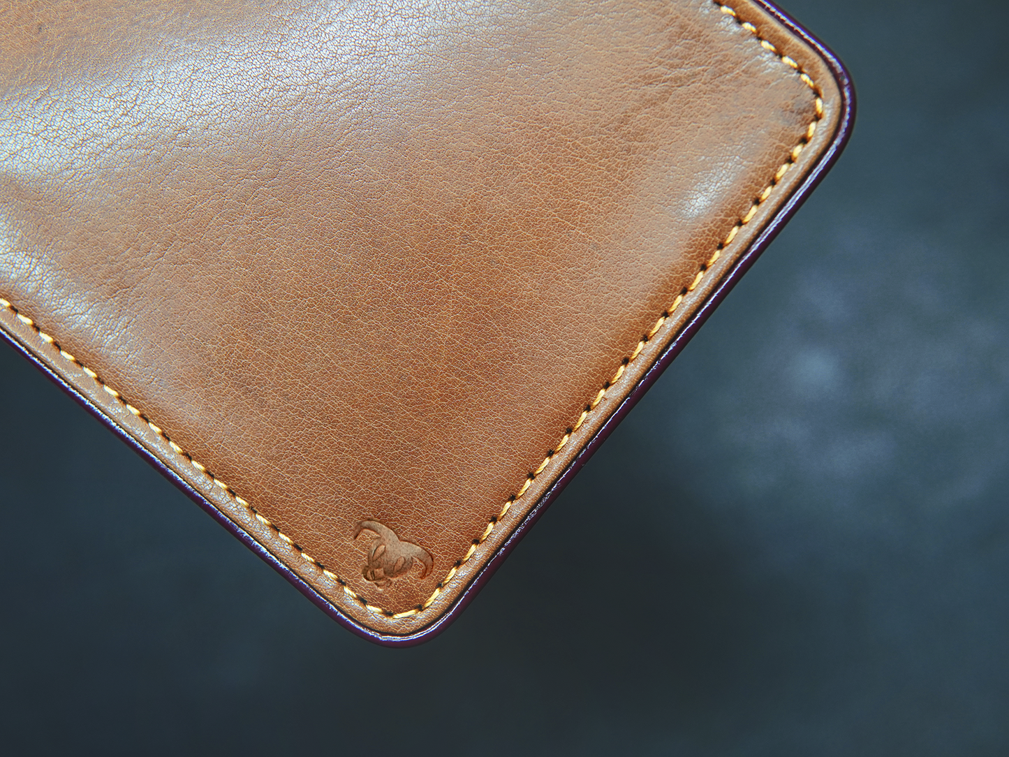 Zoomed view of wallet edge finishing – clean cuts and smooth sealing