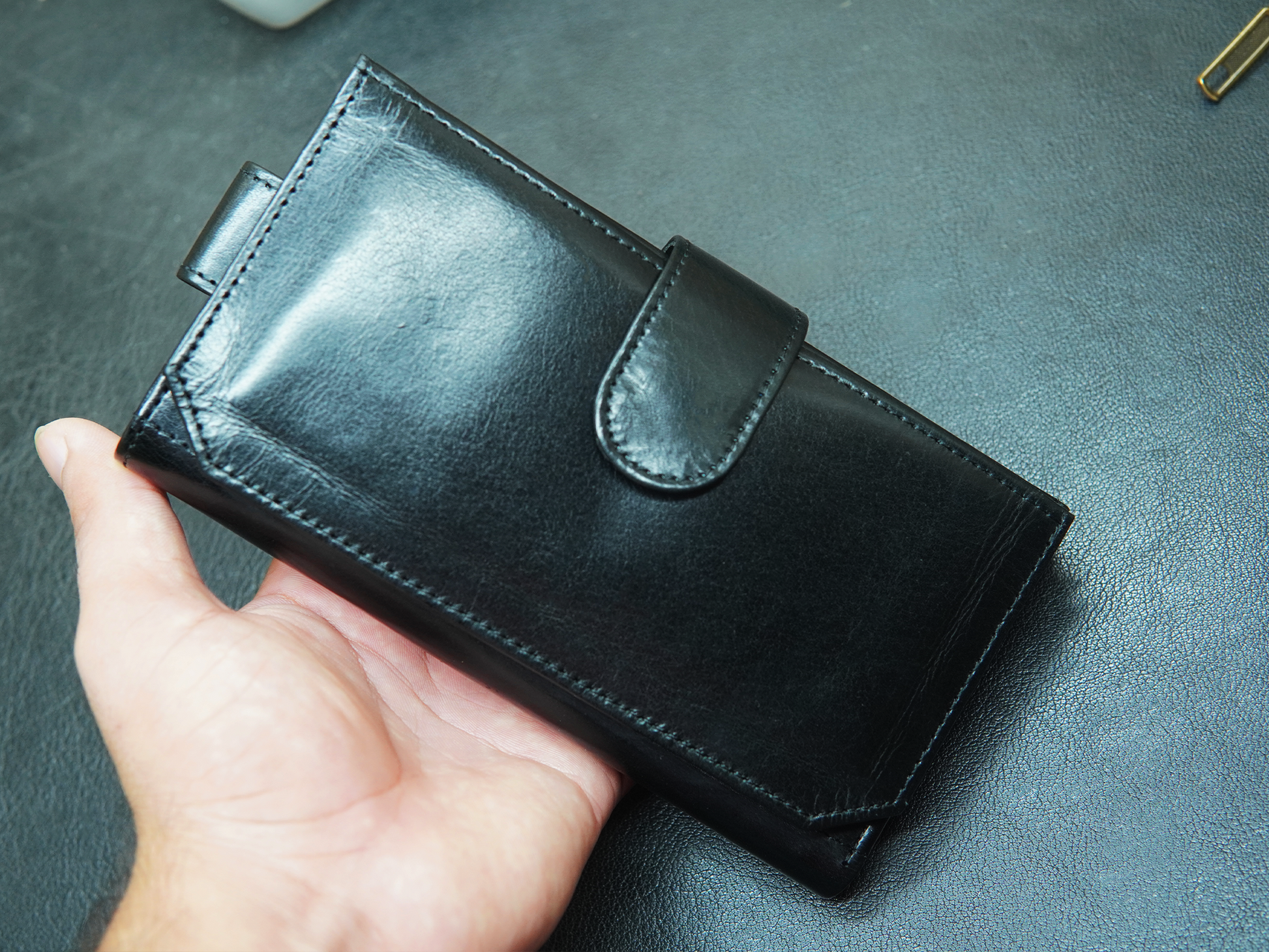 Premium black leather pouch for men and women 
