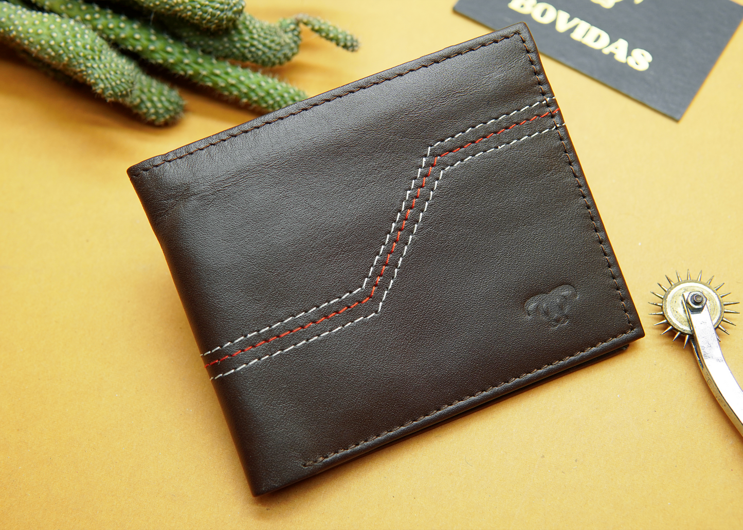 Leather wallet for men – sleek and modern design