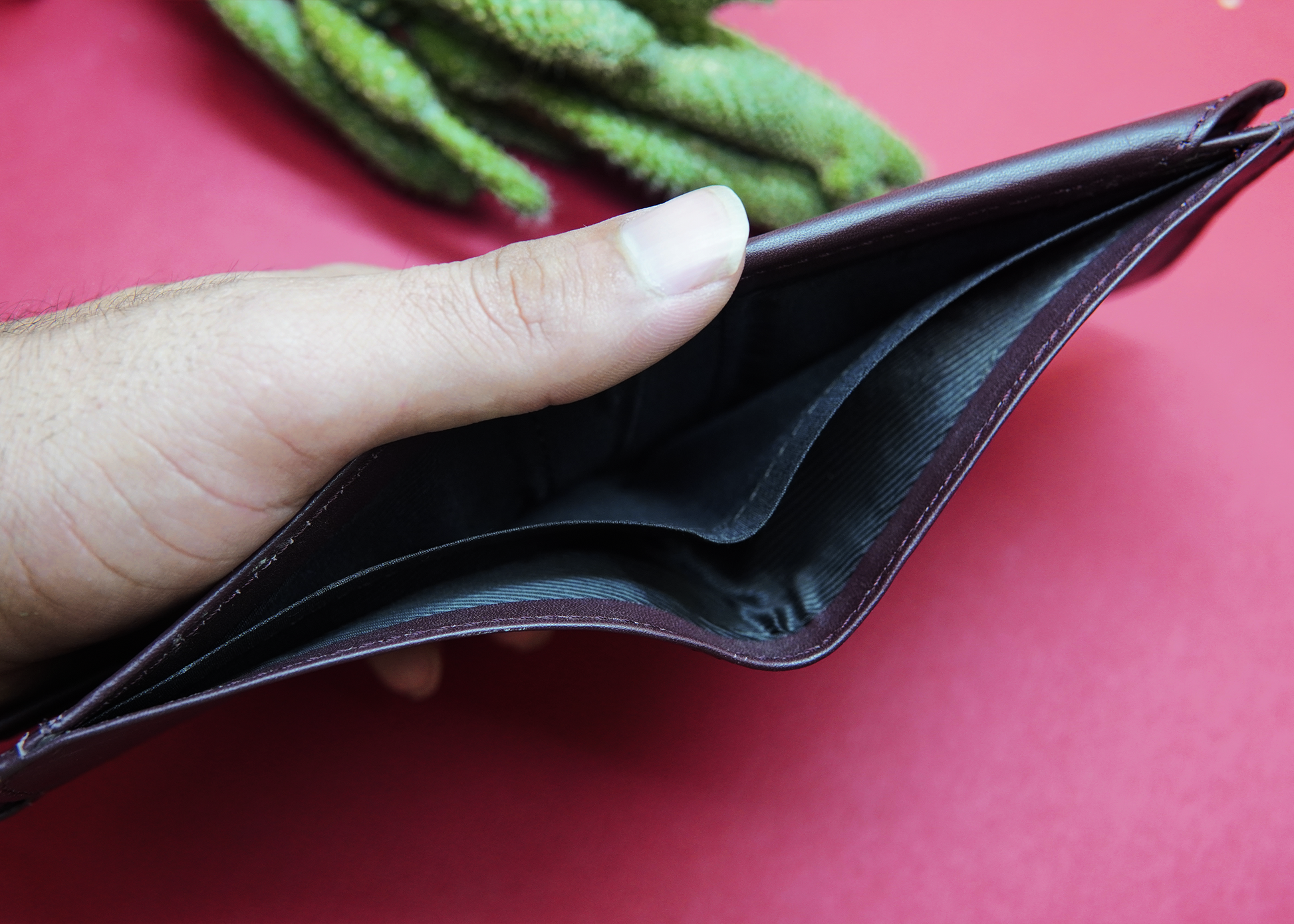  Luxury leather wallet for men – crafted for style and functionality.