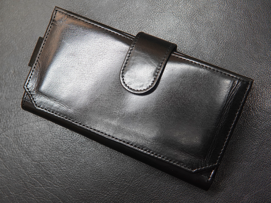 Black leather pouch for mobile card and cash 