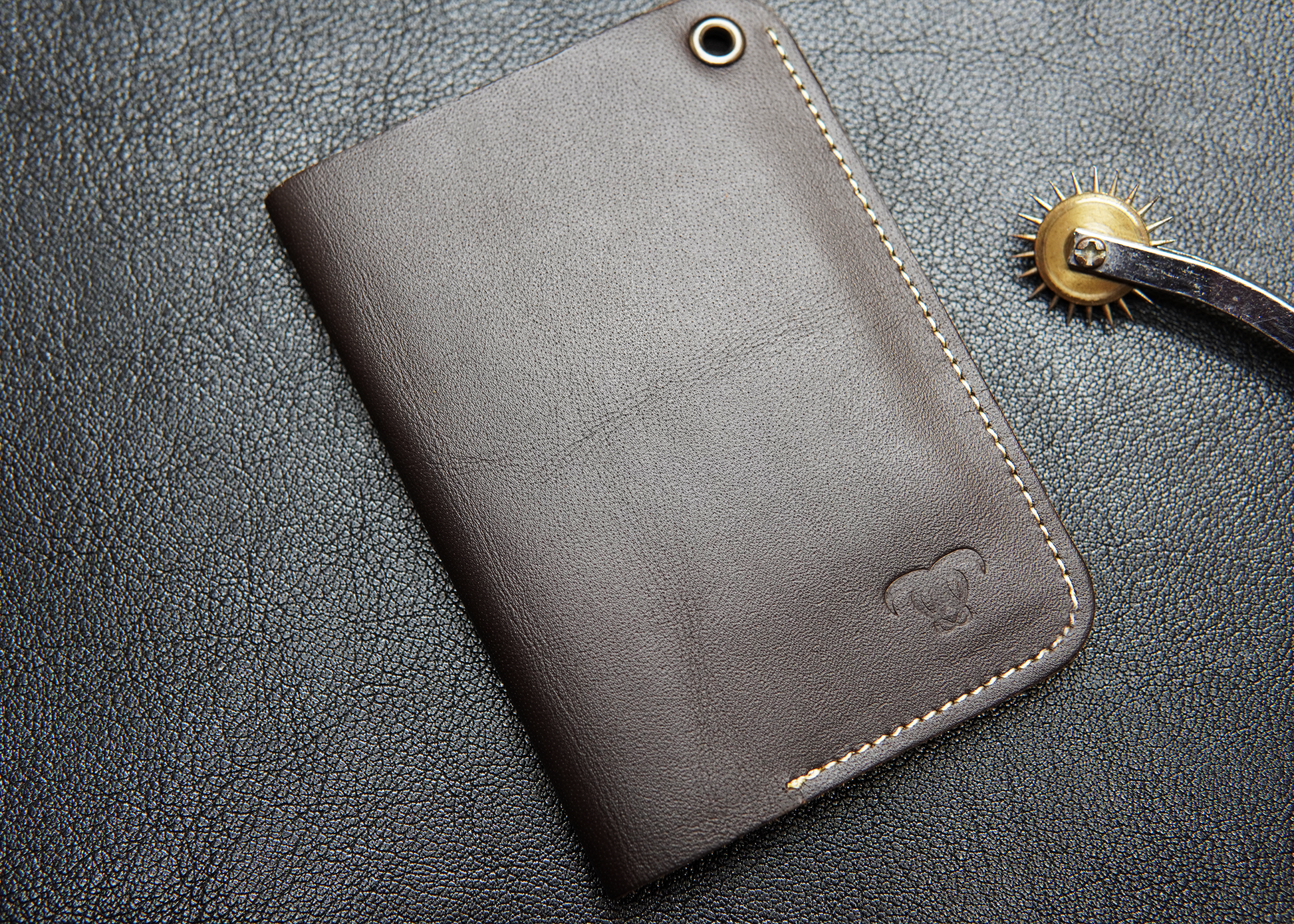  leather passport wallet for men – stylish and durable.