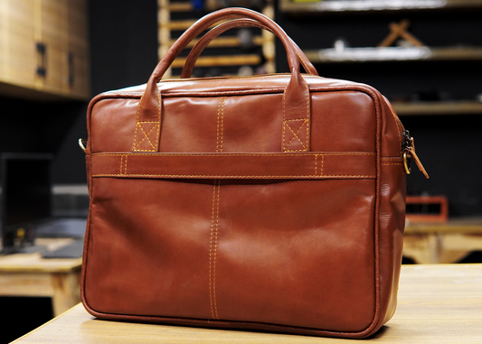 Premium leather office bag for men with a stylish and professional look

