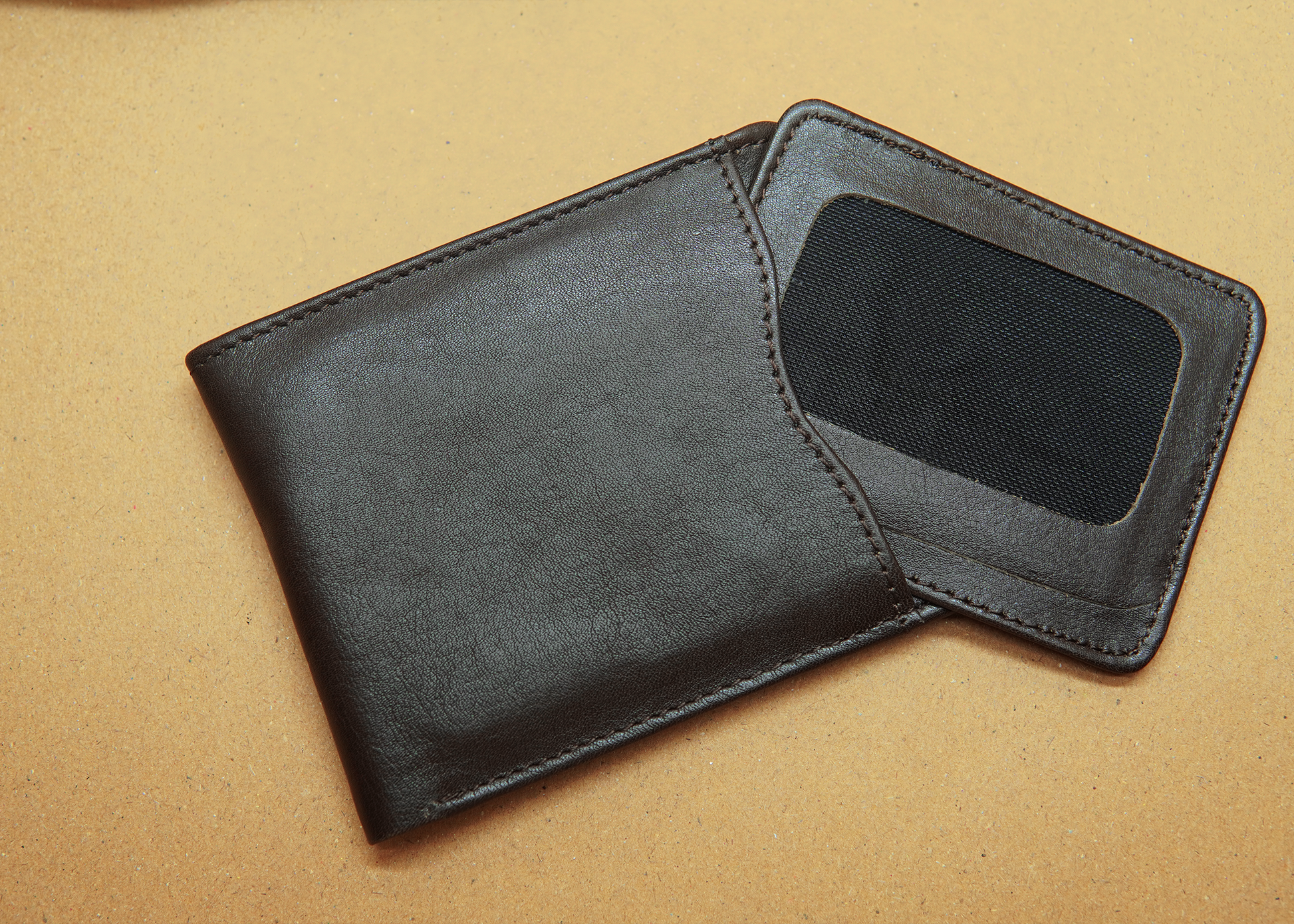 Dark brown leather wallet for men – classic and elegant design. with front card holder