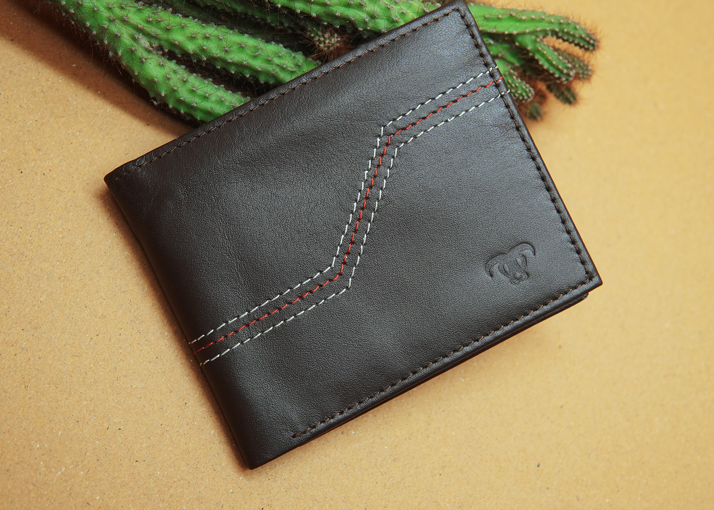 Leather wallet for men – sleek and modern desig