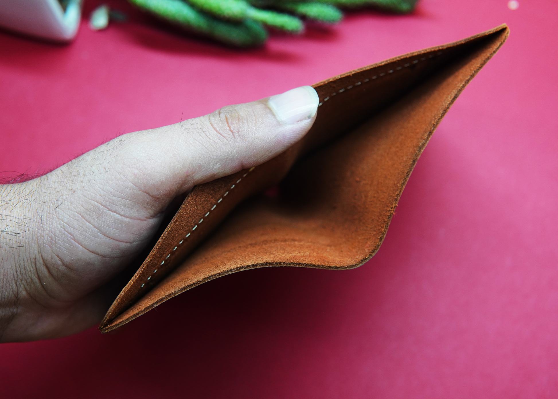 Luxury leather wallet in Pakistan – sleek, stylish, and functional.

