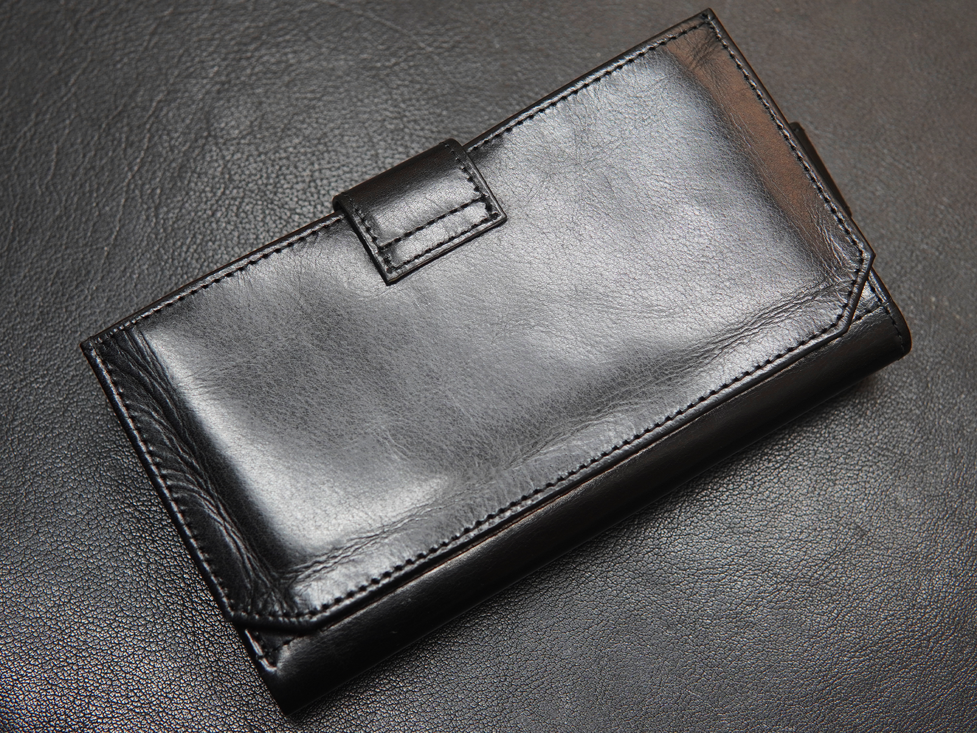 Black multifunctional leather pouch