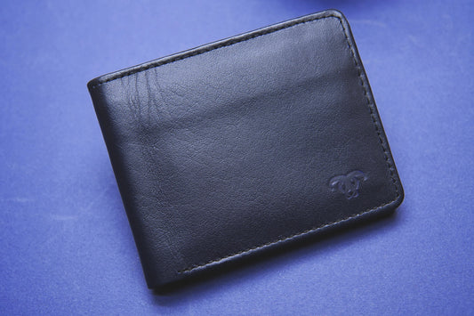 Blue leather wallet for men – stylish and durable design with premium craftsmanship.