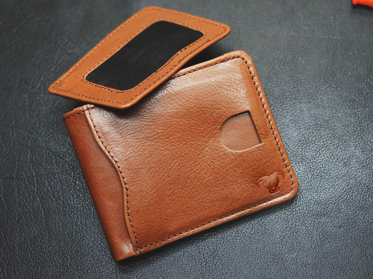  Bronze leather wallet – slim bifold with modern metallic finish"