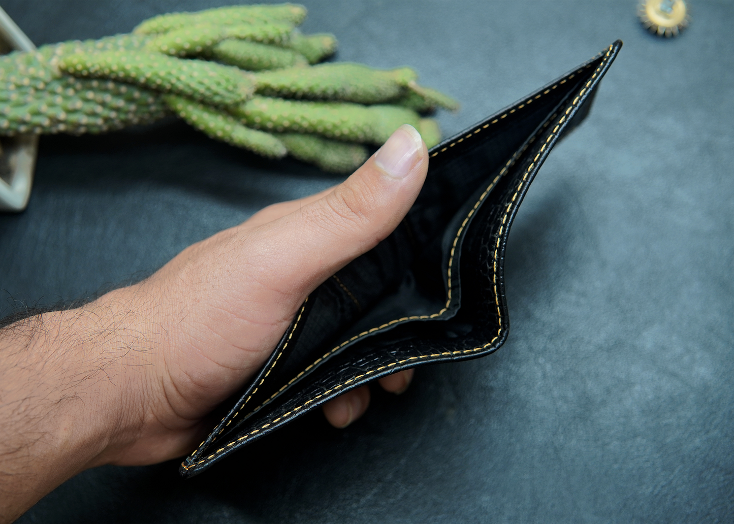 Slim and elegant black leather wallet in Pakistan – perfect for everyday use.