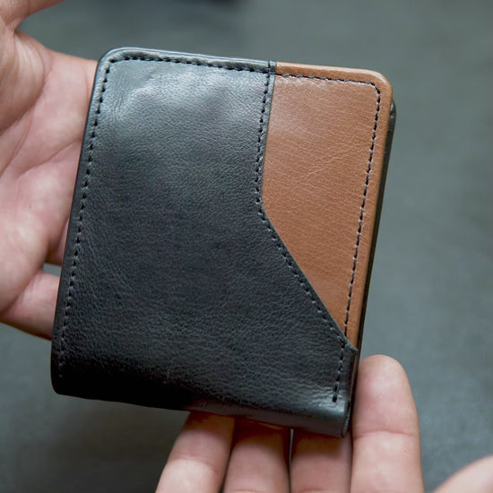 Bi-fold Leather wallet